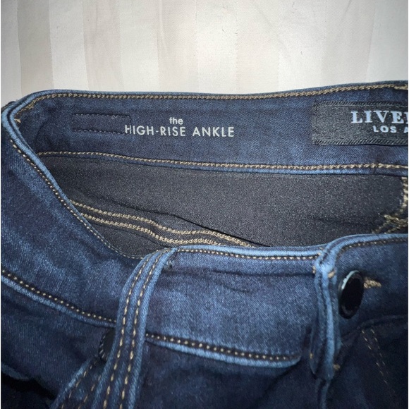 Like new petite 6/28 Los Angeles Liverpool high rise ankle jeans! - Picture 5 of 9